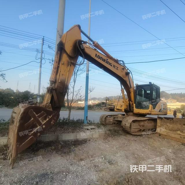龙工LG6220D挖掘机