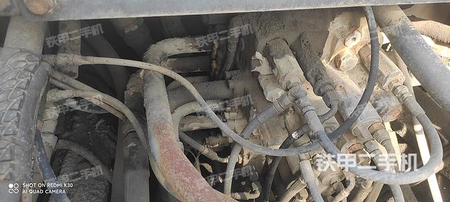 回转马达和主控阀（整机外观）