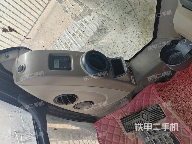 驾驶室整体（整机外观）