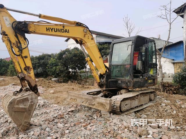 现代R60-7挖掘机
