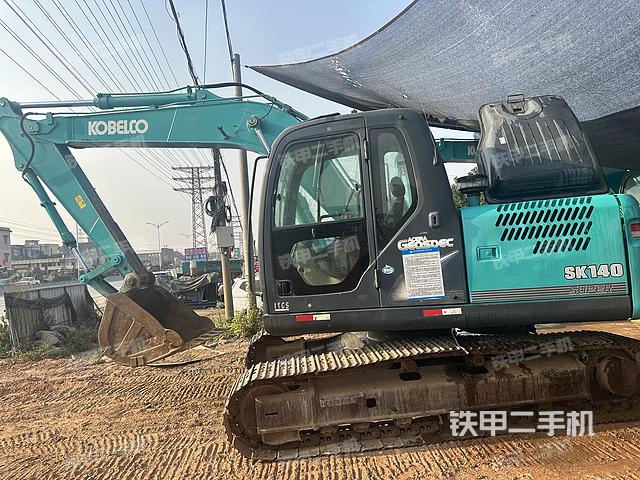 神鋼SK130-8挖掘機(jī)