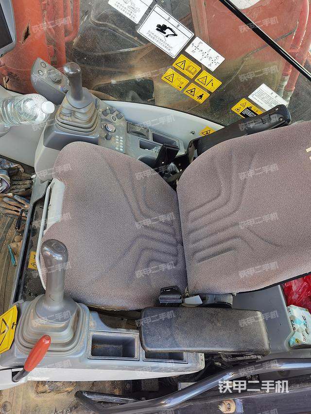 驾驶室整体（整机外观）