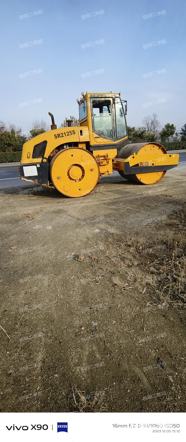 整机右侧（设备外观及核心部件）