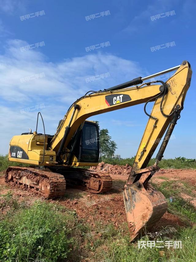 驾驶室顶部（整机外观）