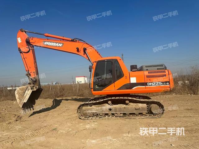 斗山DH215-9E挖掘机