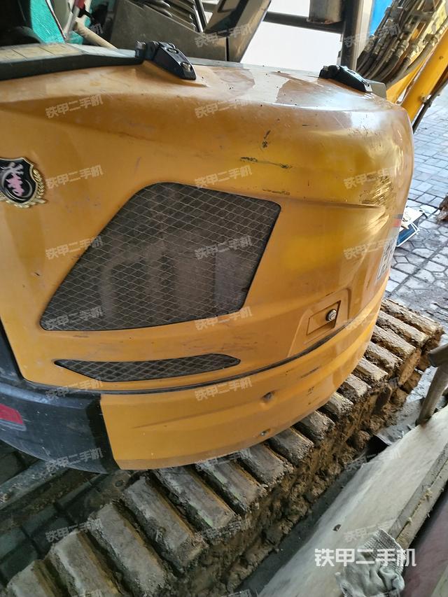 驾驶室整体（整机外观）