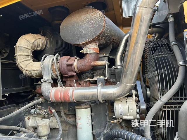 发动机左侧（整机外观及大件）