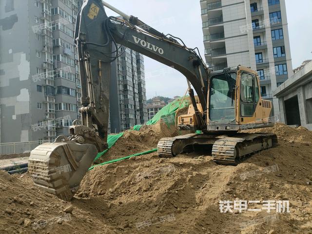 沃尔沃EC140BLC挖掘机