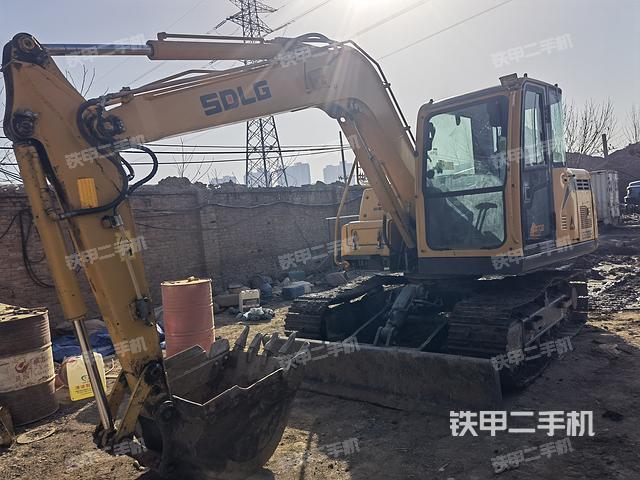山東臨工E680F挖掘機