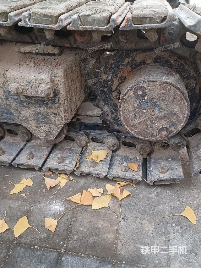 回转马达和主控阀（整机外观）