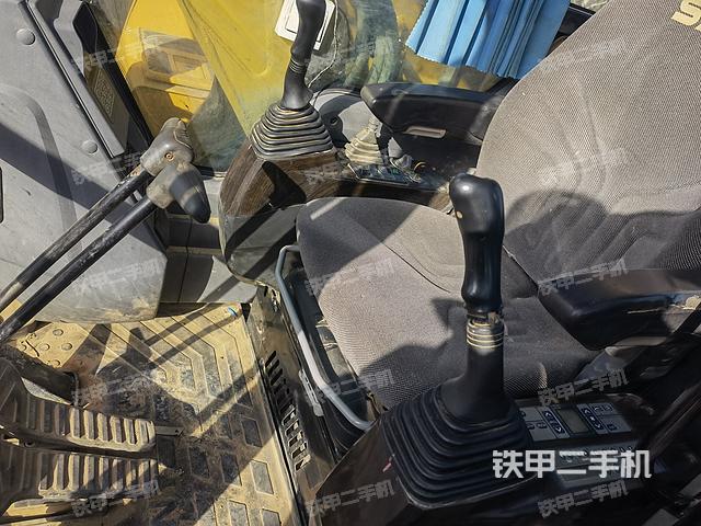 驾驶室整体（整机外观）