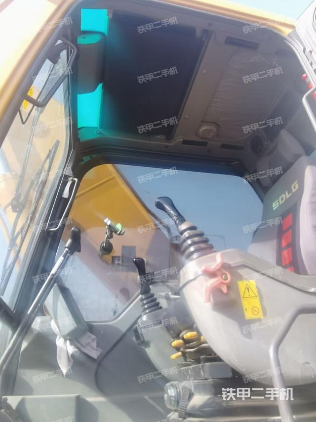 驾驶室整体（整机外观）