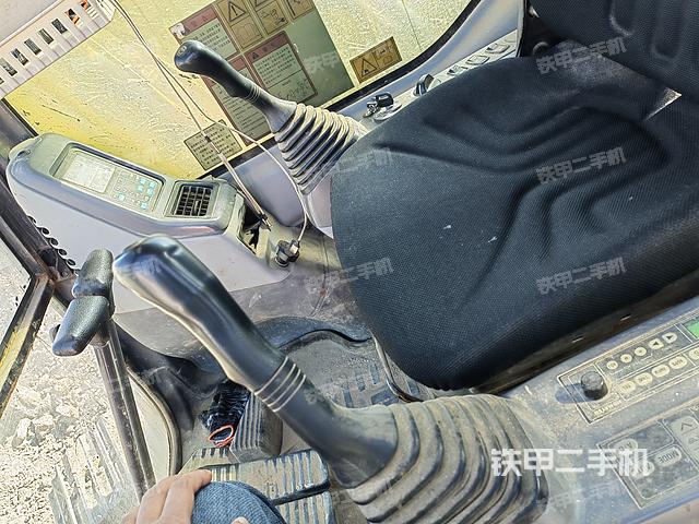 驾驶室整体（整机外观）