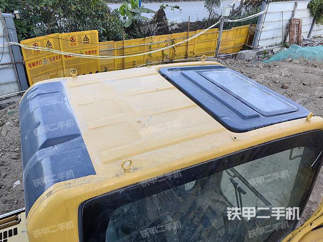 驾驶室顶部（整机外观）