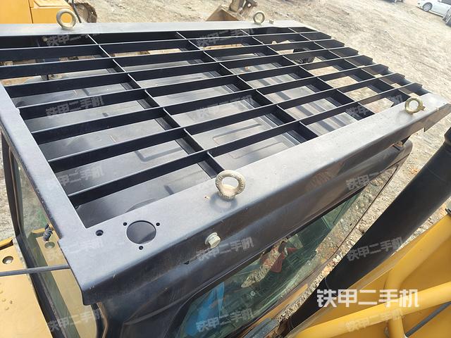 驾驶室顶部（整机外观）