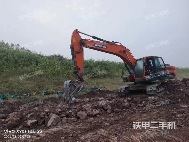 斗山DX215-9C挖掘機(jī)