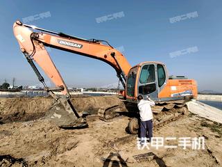 斗山DX225LC-9C挖掘机实拍图片