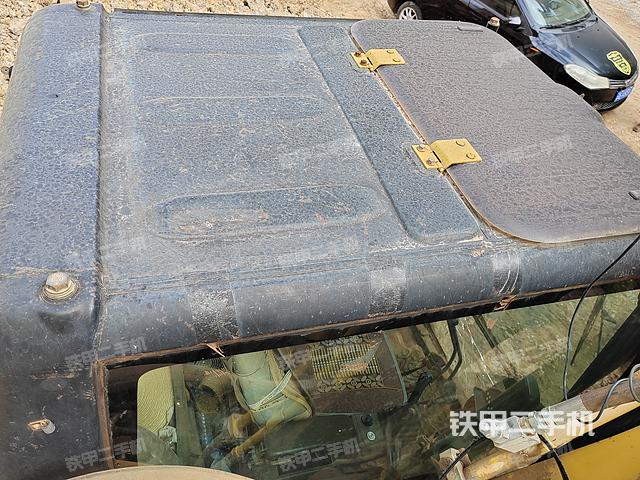 驾驶室顶部（整机外观）