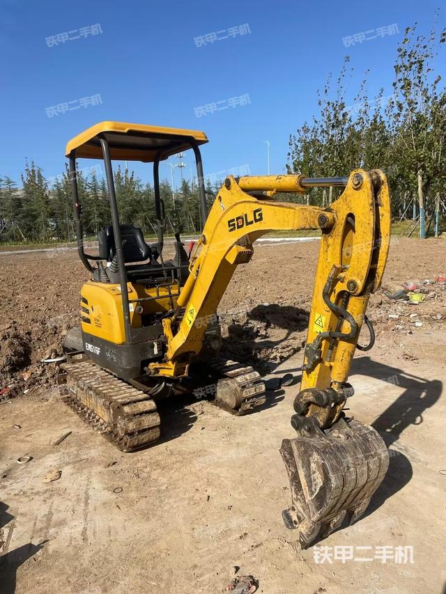 驾驶室整体（整机外观）