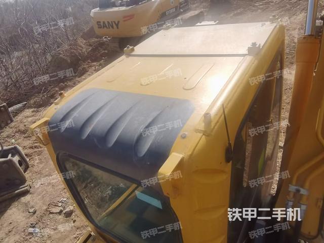 驾驶室顶部（整机外观）