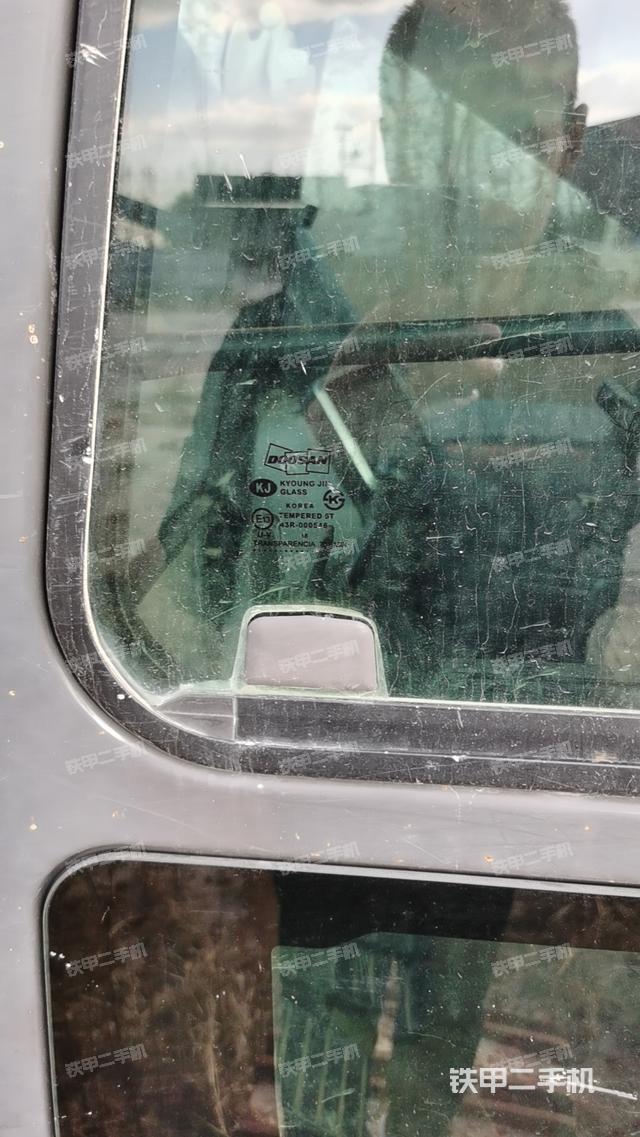 驾驶室整体（整机外观）