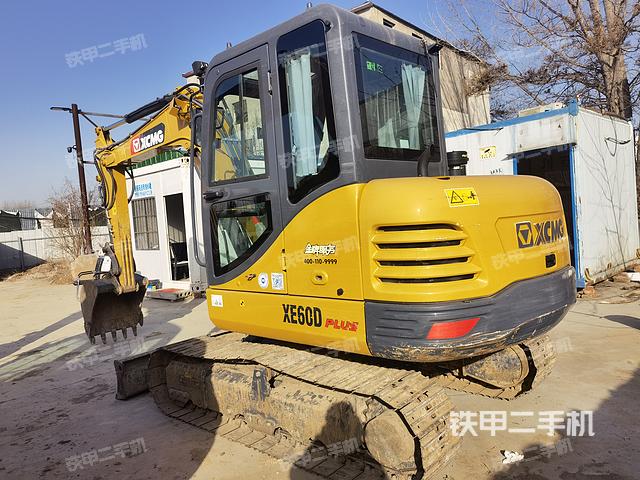 驾驶室顶部（整机外观）