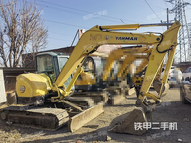 驾驶室顶部（整机外观）