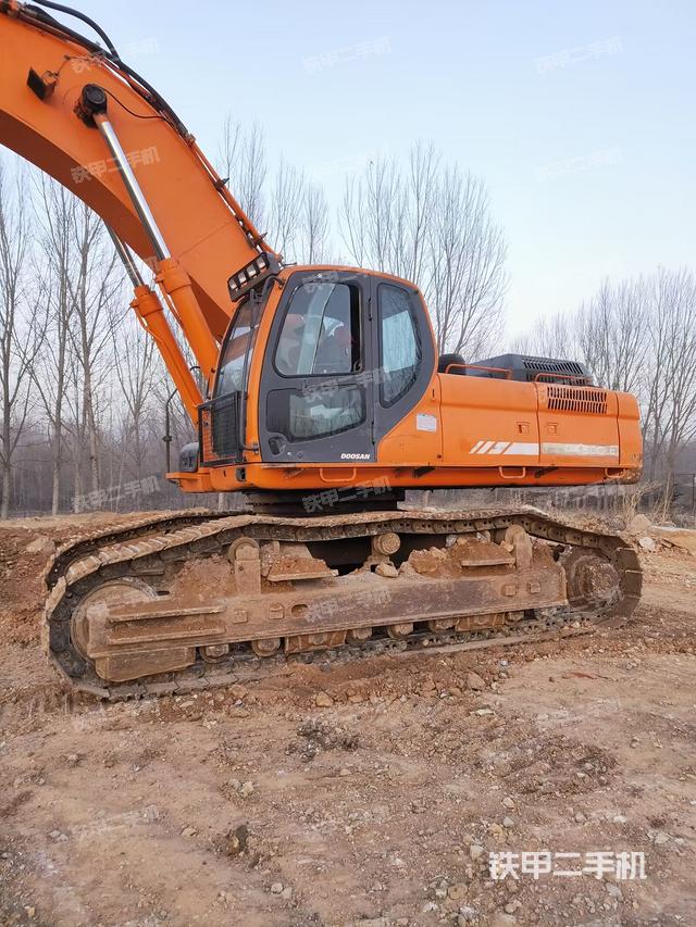 驾驶室顶部（整机外观）