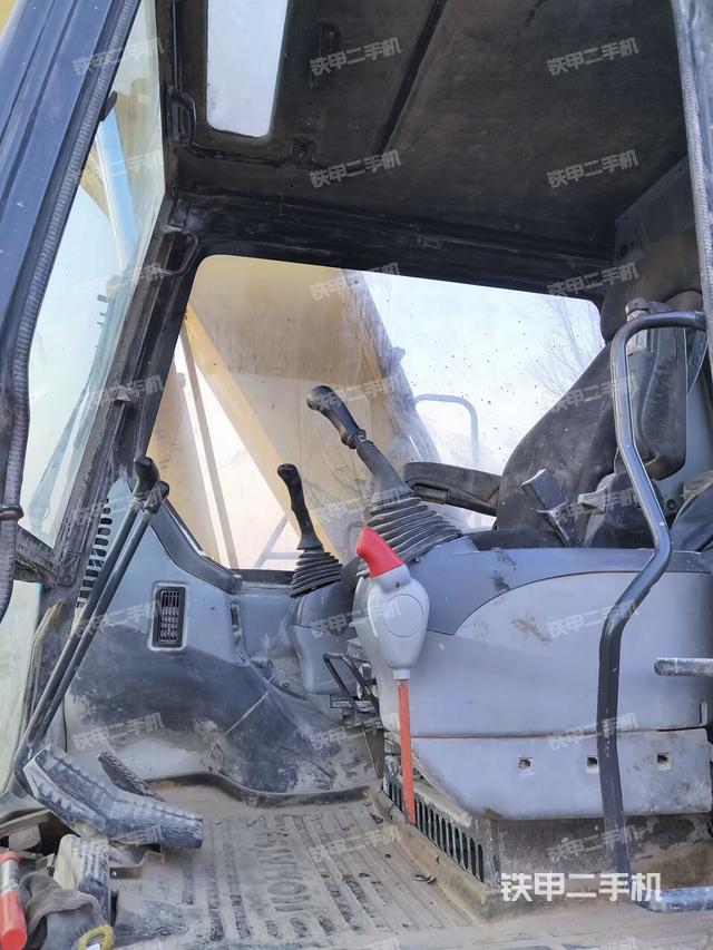 驾驶室整体（整机外观）