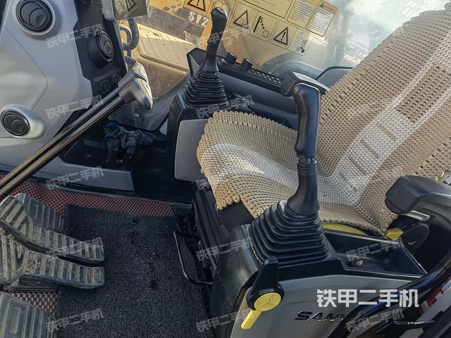 驾驶室整体（整机外观）