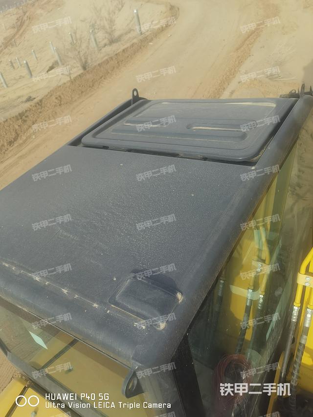 驾驶室顶部（整机外观）