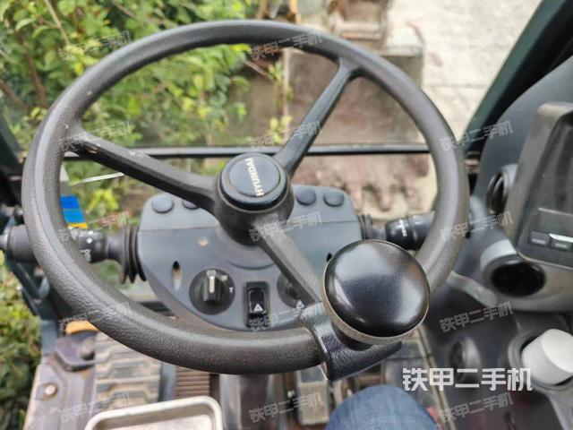 驾驶室整体（整机外观）