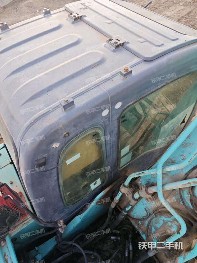 驾驶室顶部俯视(上车部件) 驾驶室顶部俯视(上车部件)