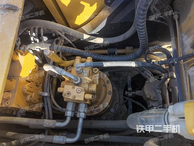 回转马达和主控阀（整机外观）