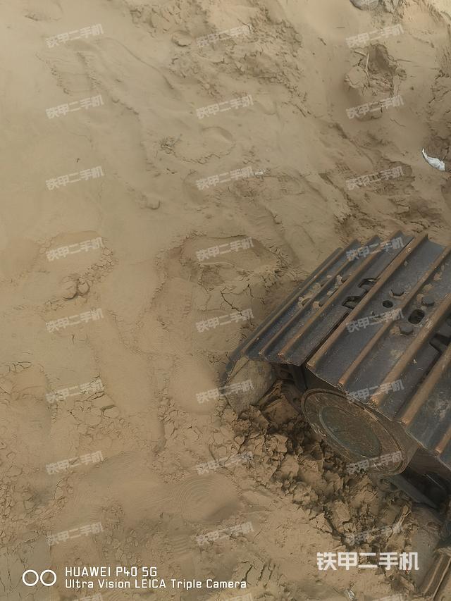 液压泵舱室正面整体（整机外观）