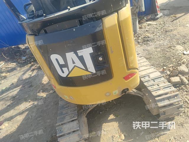 回转马达和主控阀（整机外观）