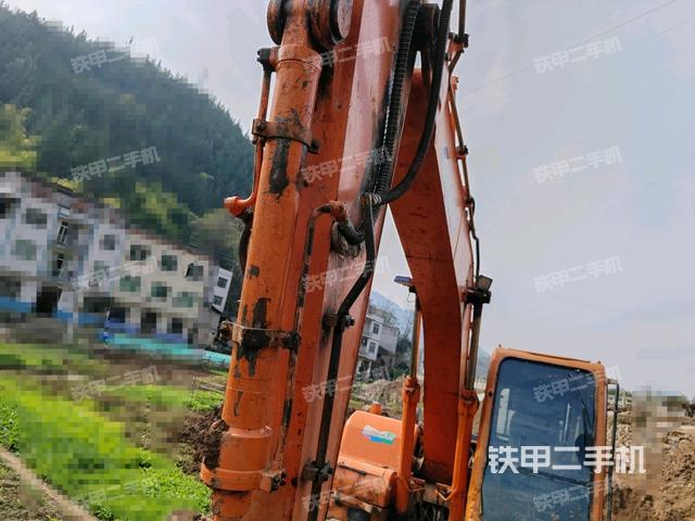 小臂整体右前（工作和回转装置）