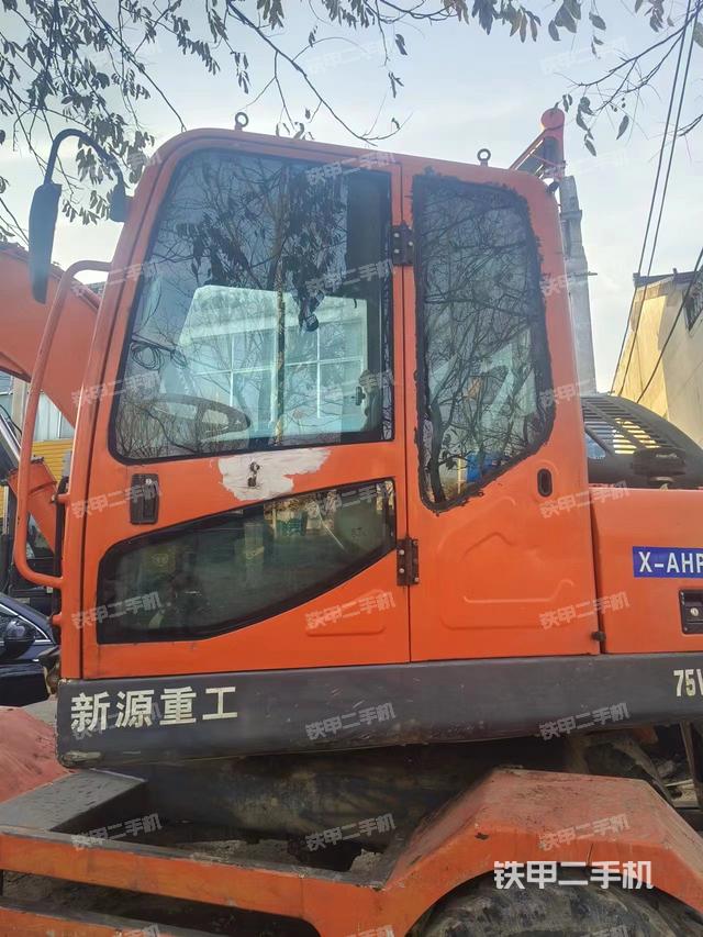 驾驶室整体（整机外观）