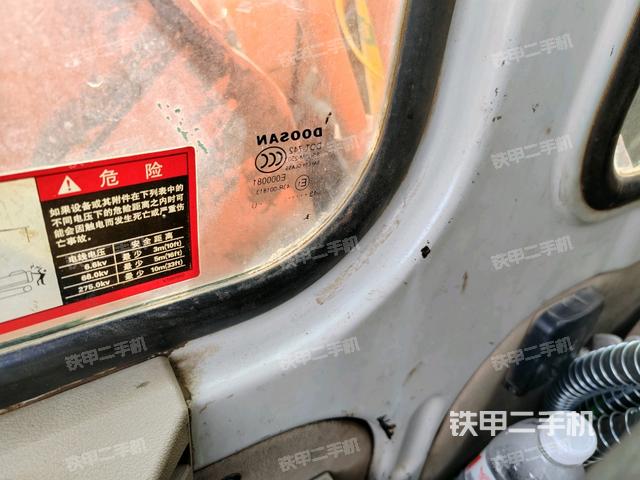 驾驶室左后45度（驾驶室部分）