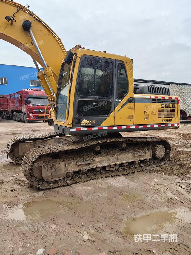 驾驶室整体（整机外观）