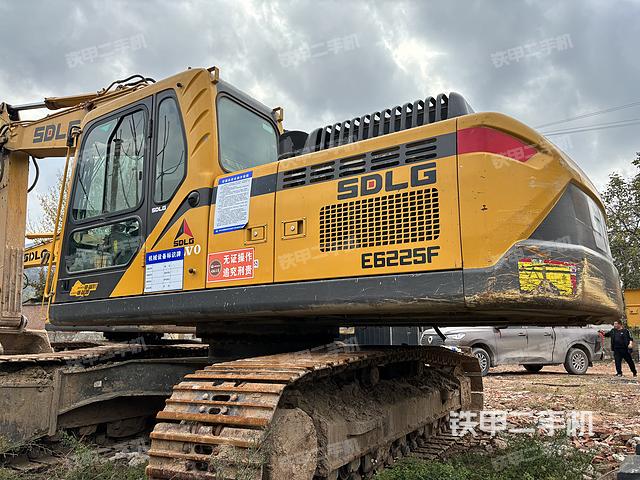 驾驶室整体（整机外观）