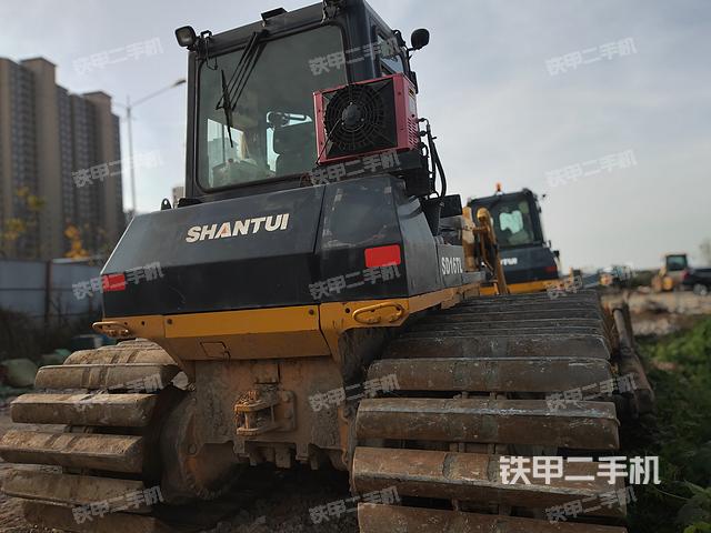 整机右后45°（设备外观及核心部件）