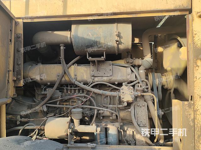 发动机左侧（整机外观及大件）