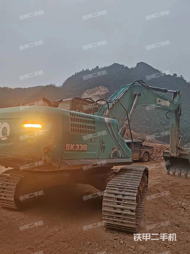 驾驶室顶部（整机外观）