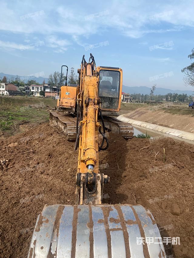 現(xiàn)代R150LC-9挖掘機(jī)