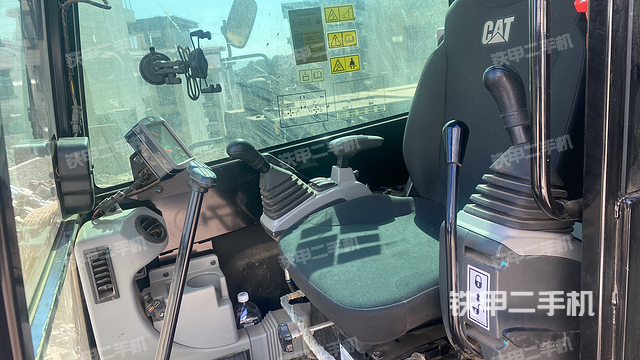 驾驶室整体（整机外观）