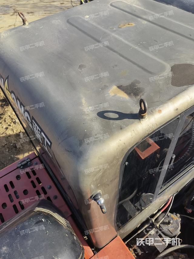 驾驶室顶部（整机外观）