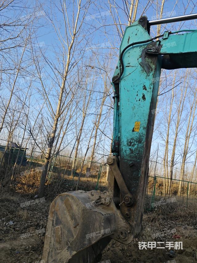 小臂整体左后(工作和回转装置) 小臂整体左后(工作和回转装置)