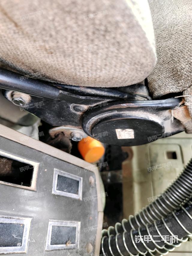 座椅后部（驾驶室部分）