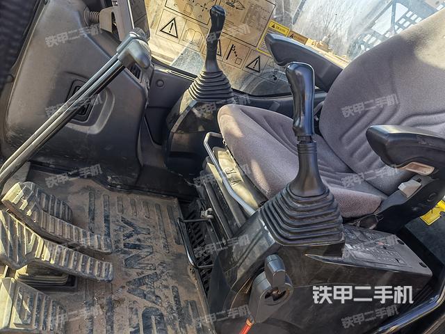 驾驶室整体（整机外观）